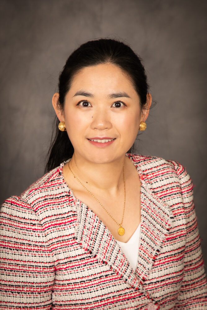 Headshot Dr. Qiu Zhong